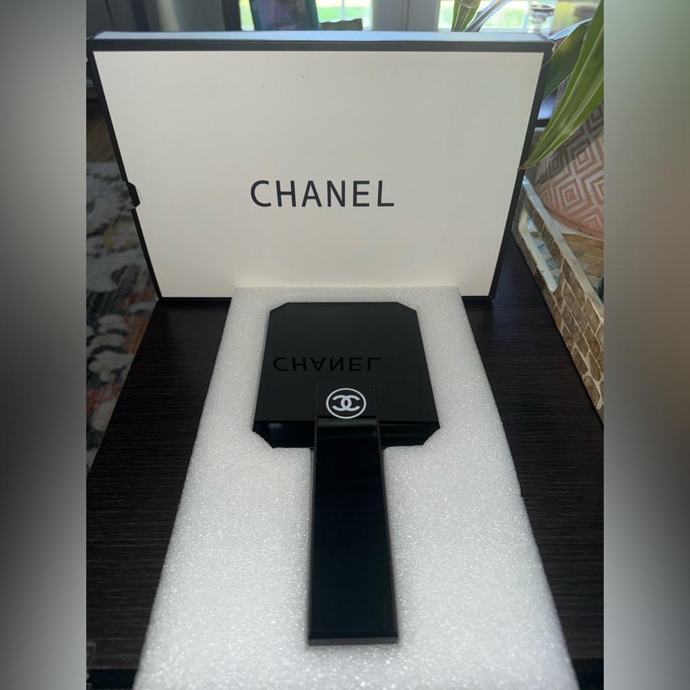 CHANEL VIP GIFT- Beauty Hand Held Makeup Mirror - Limited Edition - New in Box